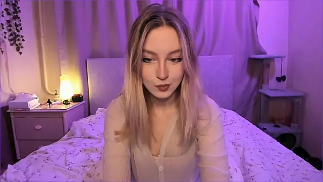 Snapshot of margorazentals chatting on 09.15.25 margorazentals online show from 09.15.25