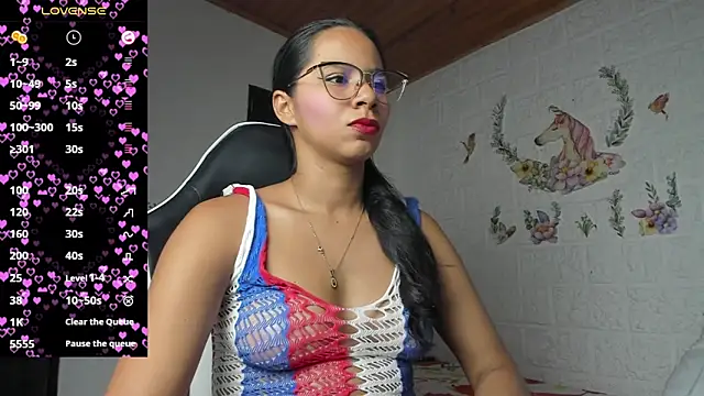 Snapshot of alisson_hoffman05 chatting on 07.01.26 alisson hoffman05 online show from 07.01.26