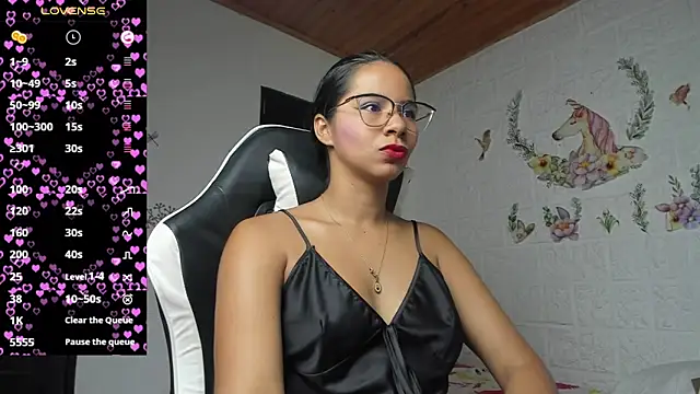 Snapshot of alisson_hoffman05 chatting on 07.11.26 alisson hoffman05 online show from 07.11.26