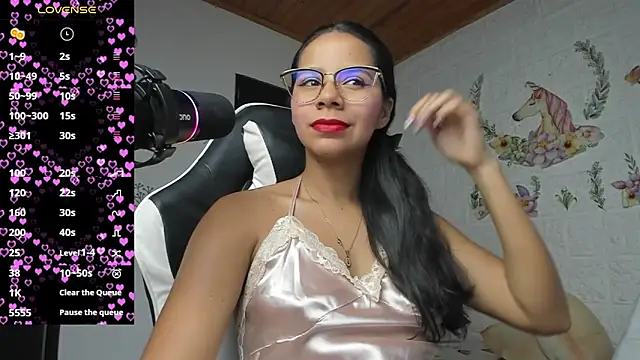 Snapshot of alisson_hoffman05 chatting on 07.30.26 alisson hoffman05 online show from 07.30.26