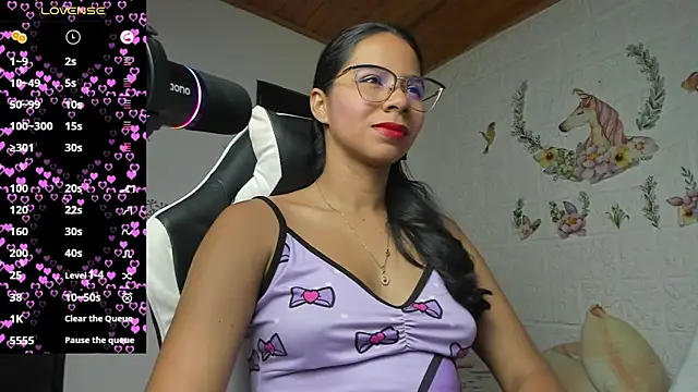 Snapshot of alisson_hoffman05 chatting on 08.01.26 alisson hoffman05 online show from 08.01.26