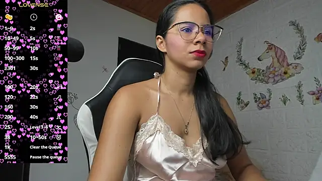 Snapshot of alisson_hoffman05 chatting on 08.04.26 alisson hoffman05 online show from 08.04.26