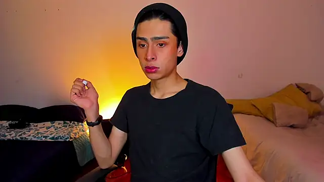 Snapshot of steve__gray chatting on 03.07.25 steve gray online show from 03.07.25