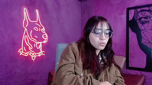 Snapshot of Sunshinegirl__ chatting on 02.12.25 Sunshinegirl online show from 02.12.25