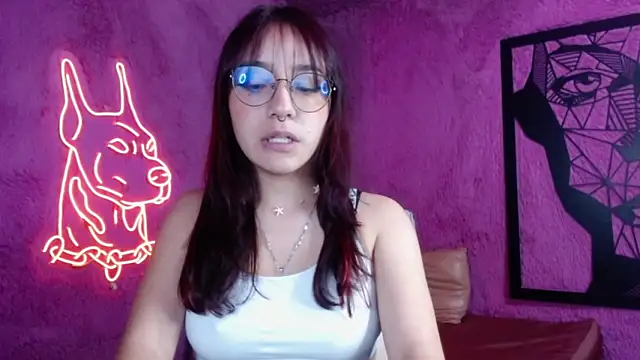 Snapshot of Sunshinegirl__ chatting on 03.04.25 Sunshinegirl online show from 03.04.25