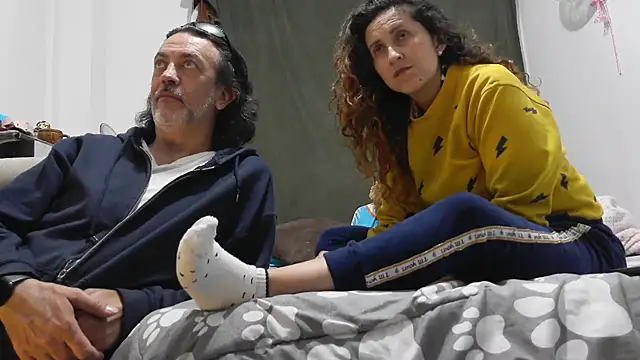 Snapshot of jeans_and_emma chatting on 01.14.26 jeans and emma online show from 01.14.26