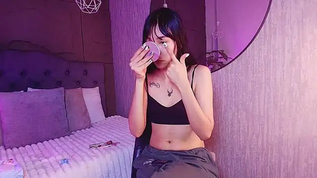 Miaa Lee7 online show from 02.13.26