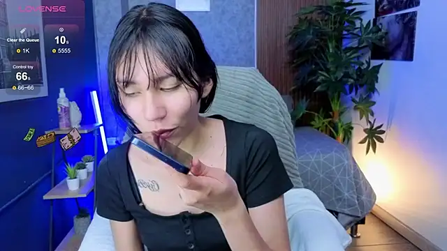 Miaa Lee7 online show from 05.26.26