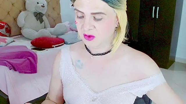 Snapshot of Dolldirtyxxx chatting on 07.08.26 Dolldirtyxxx online show from 07.08.26