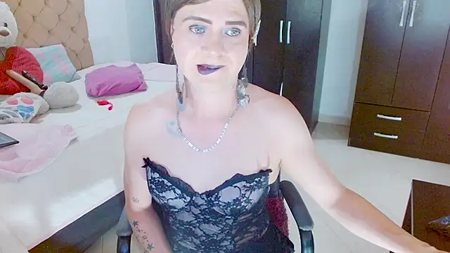 Snapshot of Dolldirtyxxx chatting on 07.15.26 Dolldirtyxxx online show from 07.15.26