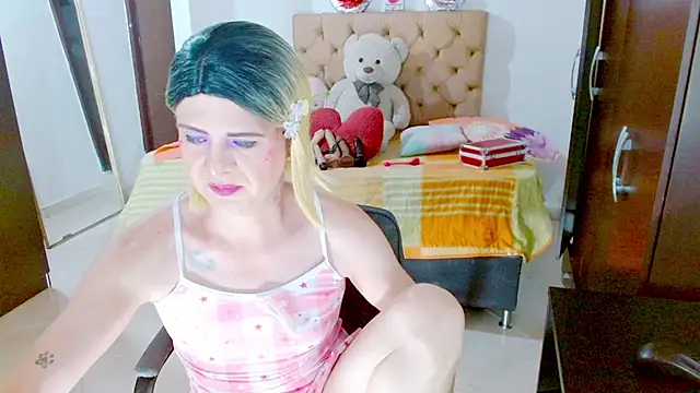 Snapshot of Dolldirtyxxx chatting on 07.29.26 Dolldirtyxxx online show from 07.29.26