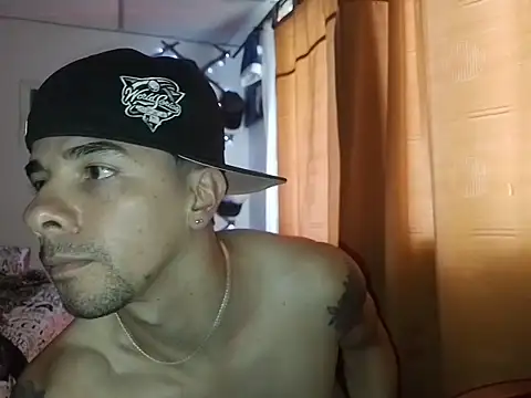 Snapshot of venusfranco_94 chatting on 10.16.25 venusfranco 94 online show from 10.16.25