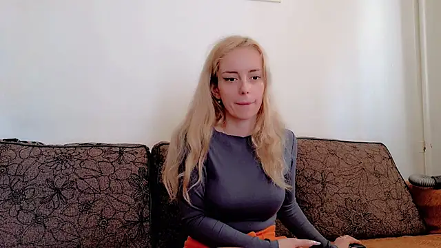 Snapshot of ChristiHanson chatting on 03.10.26 ChristiHanson online show from 03.10.26