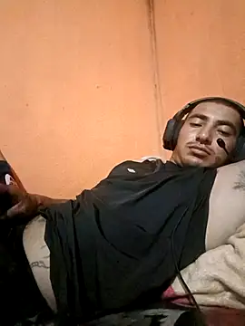 Snapshot of juqnjopach chatting on 04.15.26 juqnjopach online show from 04.15.26