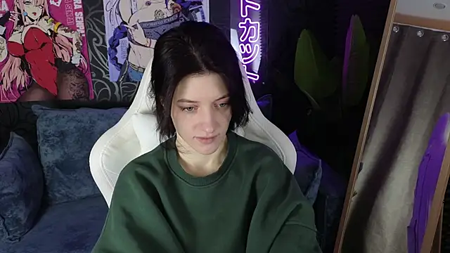 roxy riot  online show from 02.20.25