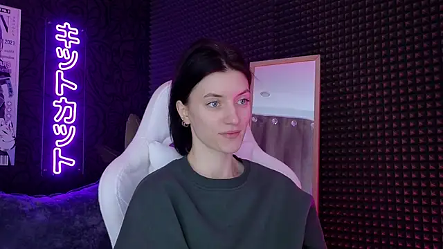 roxy riot  online show from 03.09.25