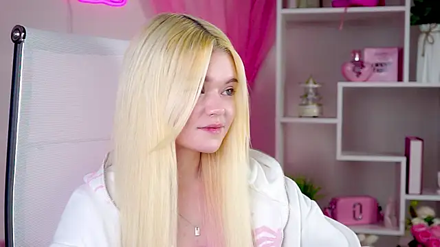 AdeleCartier online show from 04.16.26