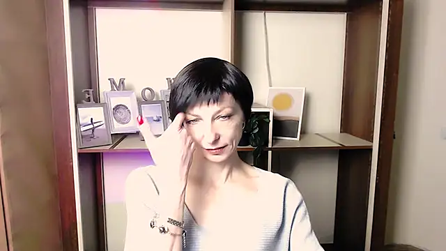  AngeliaFlow  online show from 11.25.25