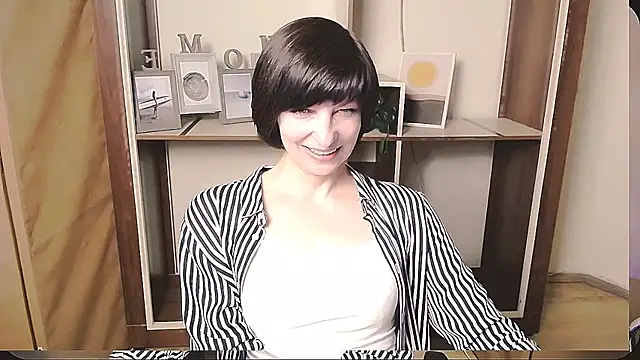 Snapshot of _AngeliaFlow_ chatting on 05.14.26 AngeliaFlow online show from 05.14.26