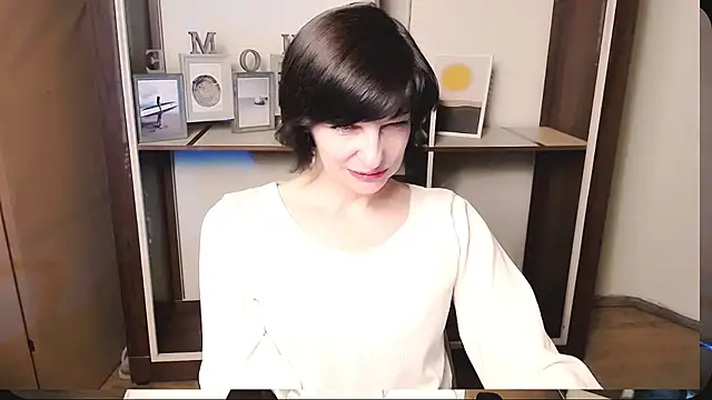 Snapshot of _AngeliaFlow_ chatting on 05.20.26 AngeliaFlow online show from 05.20.26