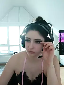 Gamergirl-Linela online show from 02.05.25