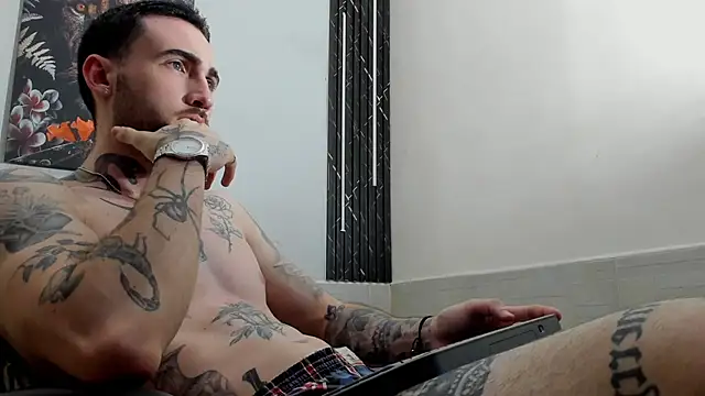 Luke davis01 online show from 02.20.25