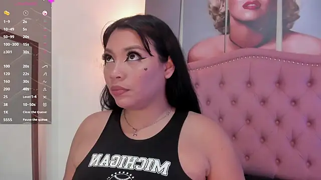 Sophia Brunett online show from 02.21.25