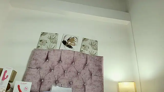 Skye Moore online show from 10.09.25