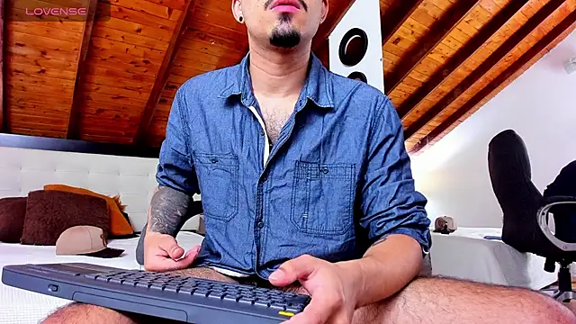 Snapshot of Sebastian_Berne chatting on 03.07.25 Sebastian Berne online show from 03.07.25
