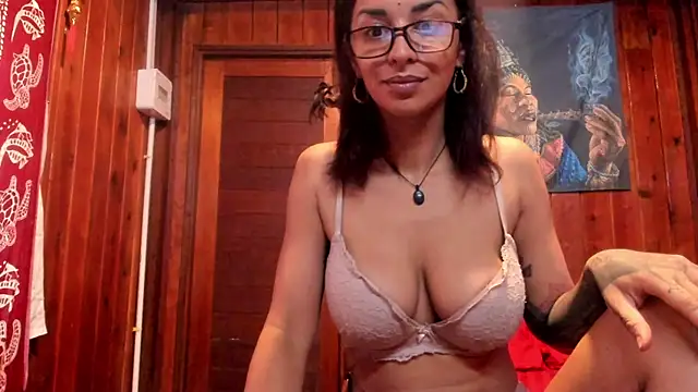Snapshot of katia_voodoo13 chatting on 09.13.25 katia voodoo13 online show from 09.13.25