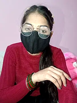 Snapshot of shnaz_1 chatting on 11.13.25 shnaz 1 online show from 11.13.25