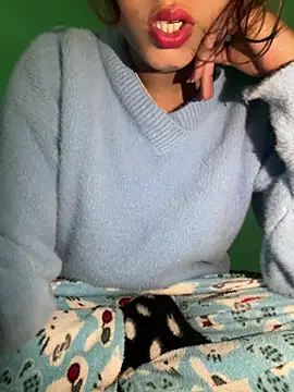 Snapshot of shnaz_1 chatting on 12.16.25 shnaz 1 online show from 12.16.25