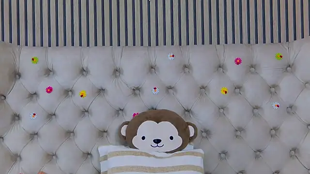 PlayfulShow online show from 05.04.26