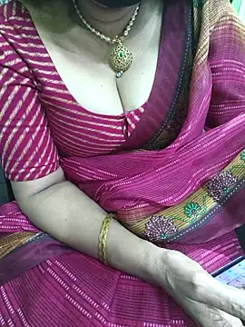 Snapshot of niiveditha chatting on 11.22.25 niiveditha online show from 11.22.25