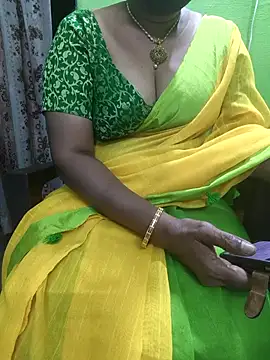 Snapshot of niiveditha chatting on 12.03.25 niiveditha online show from 12.03.25