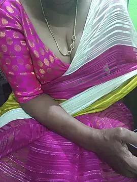 Snapshot of niiveditha chatting on 12.14.25 niiveditha online show from 12.14.25