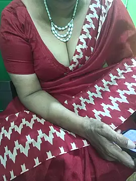 Snapshot of niiveditha chatting on 12.16.25 niiveditha online show from 12.16.25