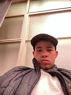 Snapshot of Twink_X chatting on 02.17.25 Twink X online show from 02.17.25