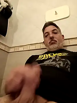 Snapshot of Sexyguycumming chatting on 03.18.25 Sexyguycumming online show from 03.18.25
