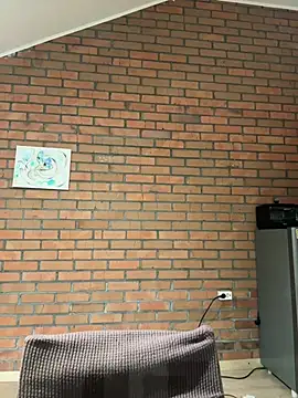 Julian wins online show from 03.20.25