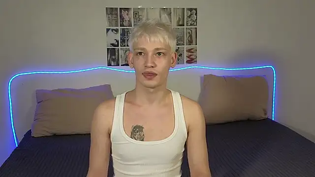 Snapshot of Julian_wins chatting on 03.04.26 Julian wins online show from 03.04.26