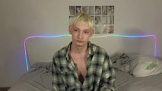 Snapshot of Julian_wins chatting on 03.21.26 Julian wins online show from 03.21.26