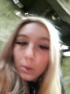 hotamanda01 online show from 11.14.25