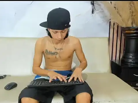 LucioDelDuque online show from 02.06.25