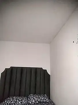 moree Queen online show from 02.16.25