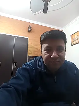 innocentboy1987 online show from 12.17.25