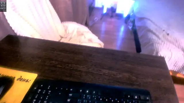 Snapshot of holyharlot chatting on 02.21.25 holyharlot online show from 02.21.25