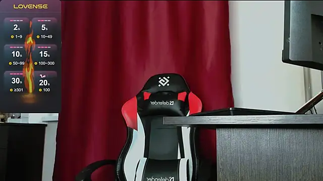 Snapshot of holyharlot chatting on 11.17.25 holyharlot online show from 11.17.25