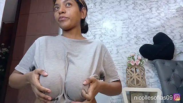 nicollesofia2 online show from 06.09.26