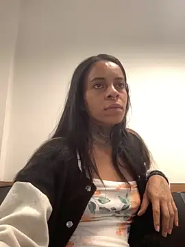 Snapshot of casalshowtime2 chatting on 11.18.25 casalshowtime2 online show from 11.18.25